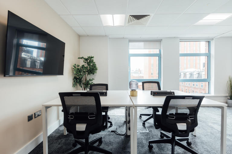 Belfast - BT27SL \ Move-In Ready Office for 3 Workstations