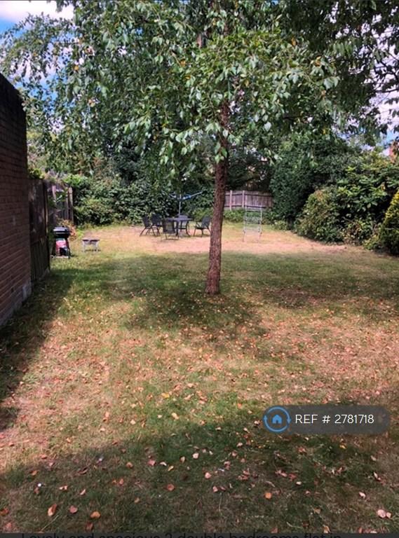 2 bedroom flat in Richmond Park Road, Bournemouth, BH8 (2 bed) (#2781718)