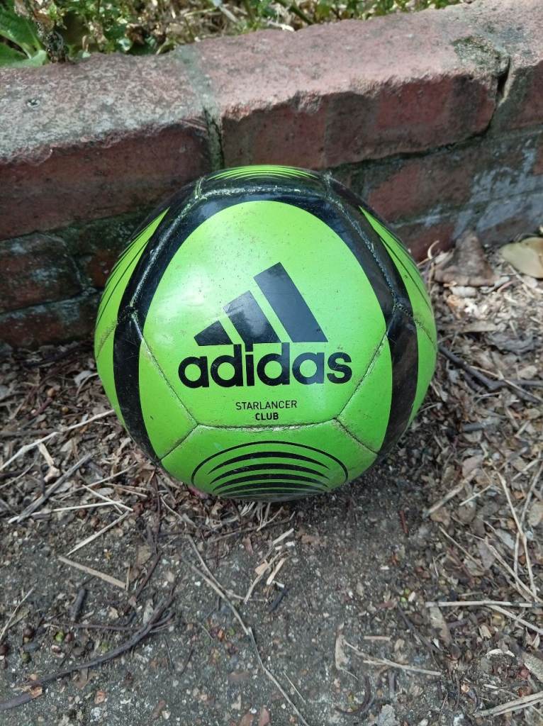 Adidas Starlancer football