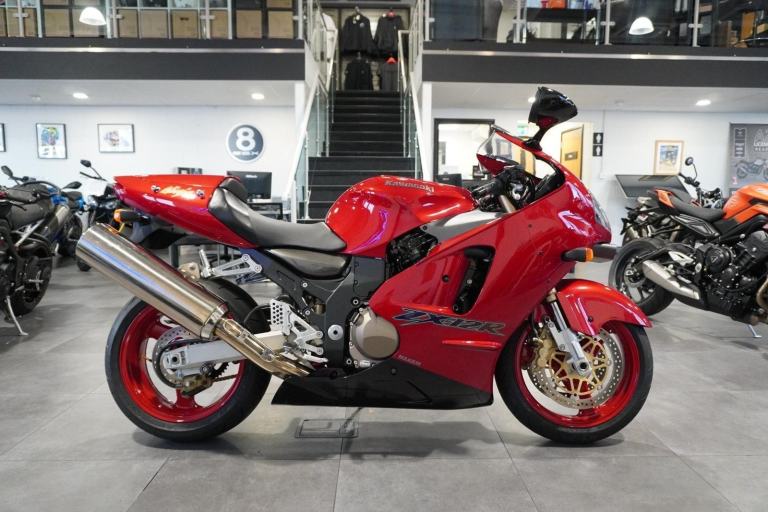 Kawasaki ZX-12R, 2000, Red with just 2342miles