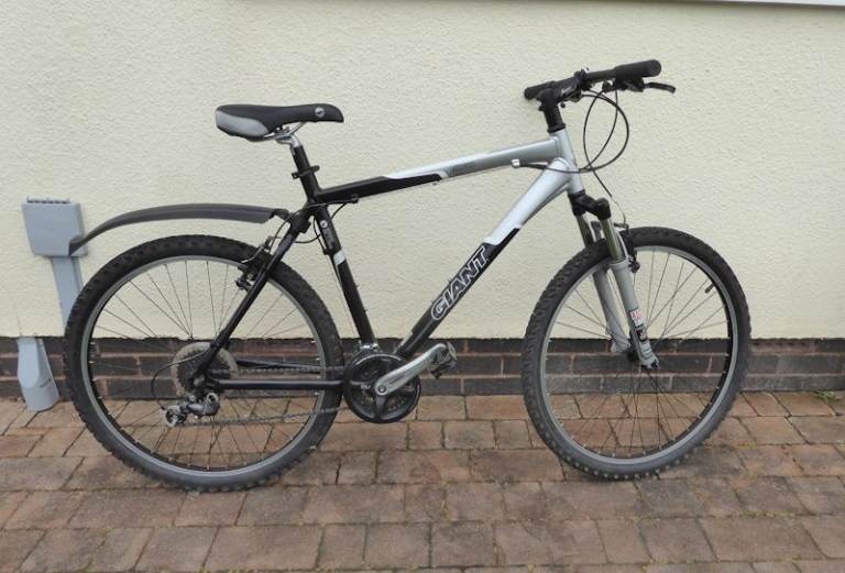 Mens GIANT Rincon Mountain Bike EX Condition little use L 21" Frame 26" Wheels 24sp.Exeter EX2   