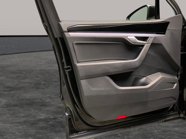 2023 Volkswagen Touareg 3.0 TDI V6 Black Edition SUV 5dr Diesel Tiptronic 4Motion Euro 6 (s/s) (2...