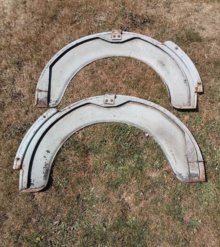 Jaguar Mk2 wheel spats