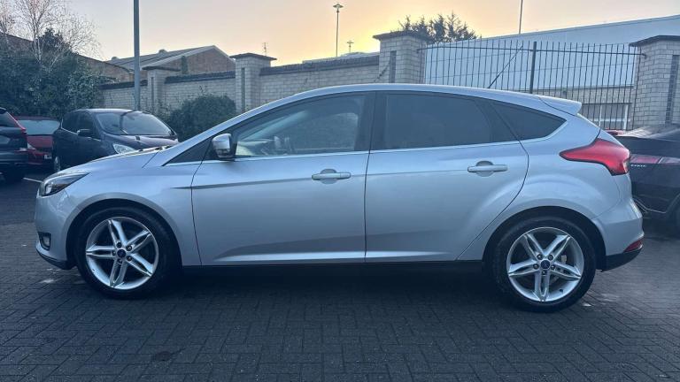 2016 Ford Focus 1.0 EcoBoost 125 Zetec 5dr HATCHBACK PETROL Manual