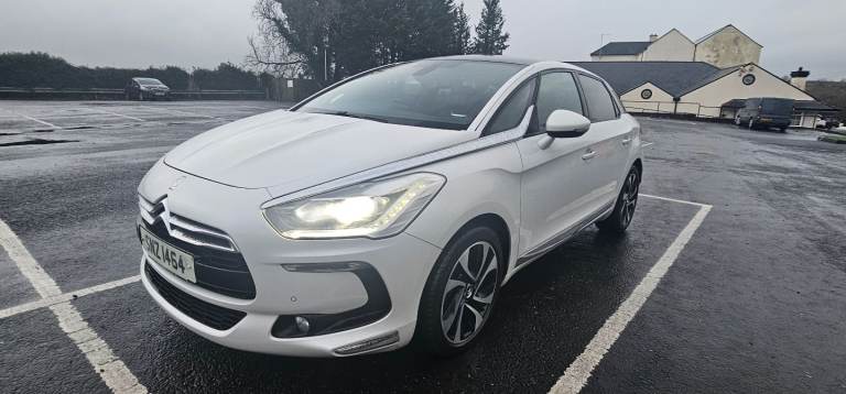Citroen, DS5, Hatchback, 2012, Manual, 1997 (cc), 5 doors