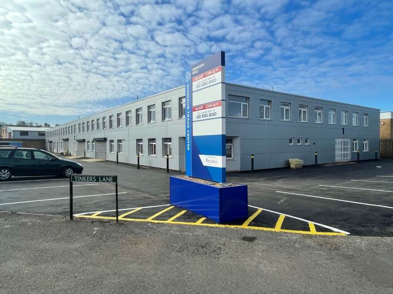 Office Space To Let – Windsor Trade Centre, Dedworth Road, Windsor – 635 sq ft