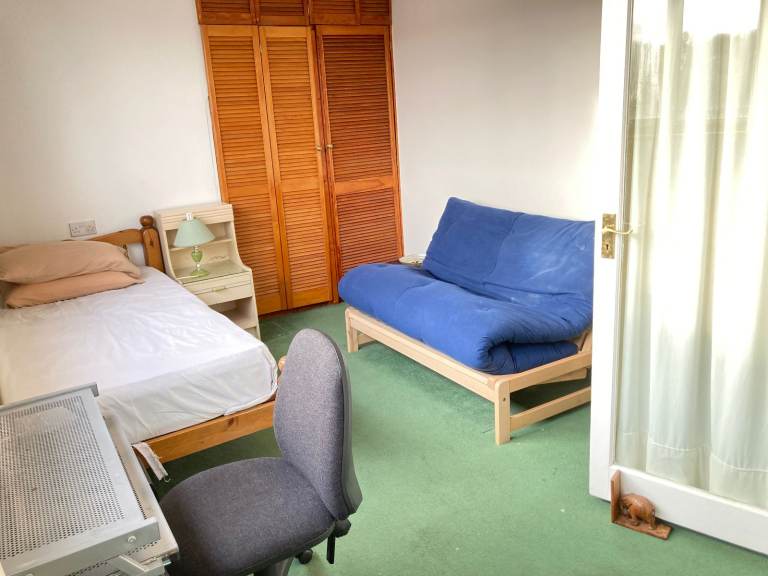 In Lady's House Double Room To Let Share Bath Sitting EatInKitchen Garden InBillsNet VeryNearTubeBus