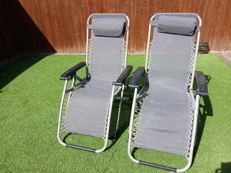 Reclining garden chairs 