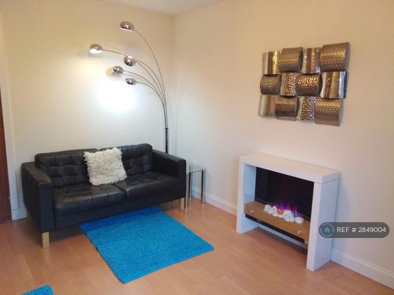 1 bedroom flat in Cromwell Court, Aberdeen, AB15 (1 bed) (#2849004)