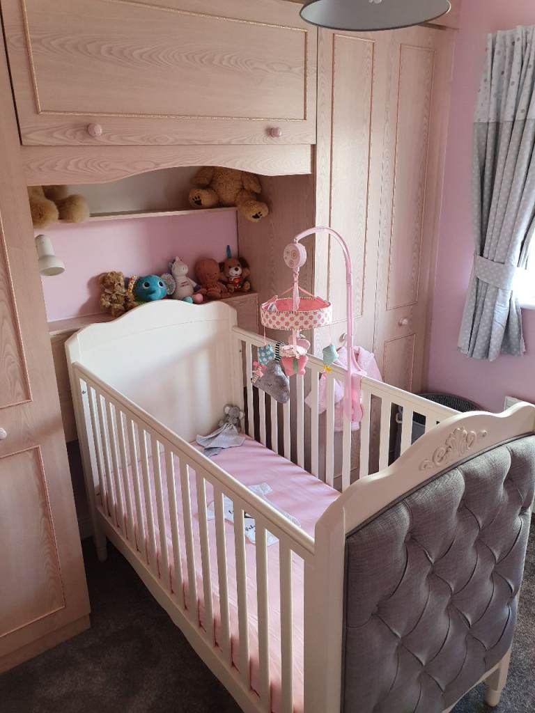 Mee-go Epernay Cot Bed – Excellent Condition