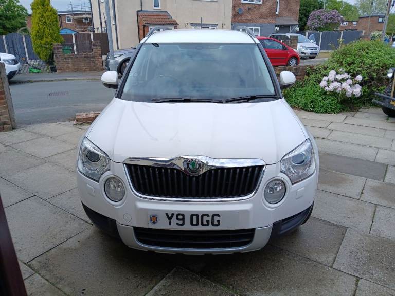 Skoda, YETI, Hatchback, 2013, Manual, 1968 (cc), 5 doors