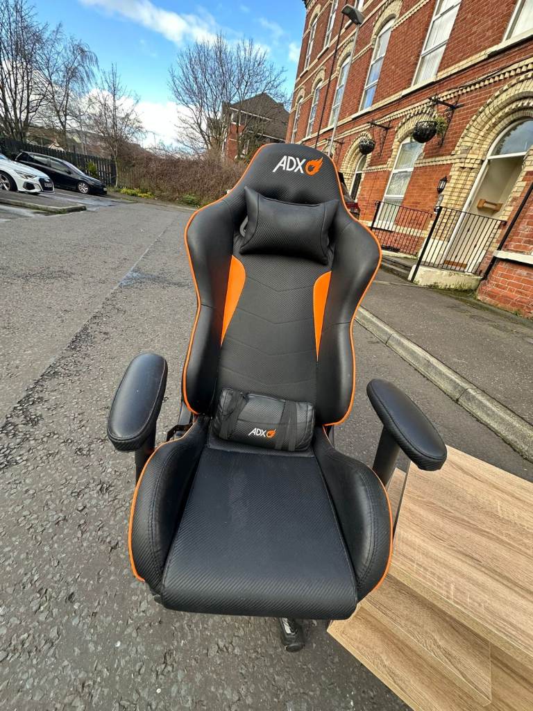 Gaming chair £59 good good condition 