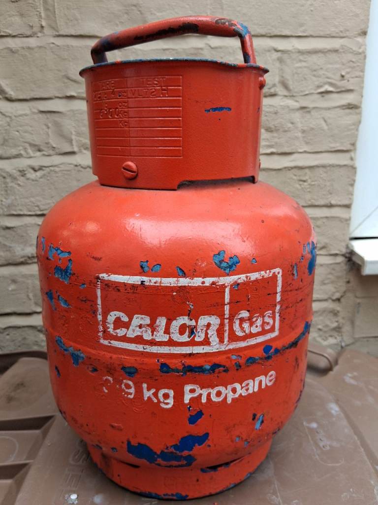 Calor propane gas bottle 3.9kg EMPTY. Great for cheap refill. Use for vans, workshops etc
