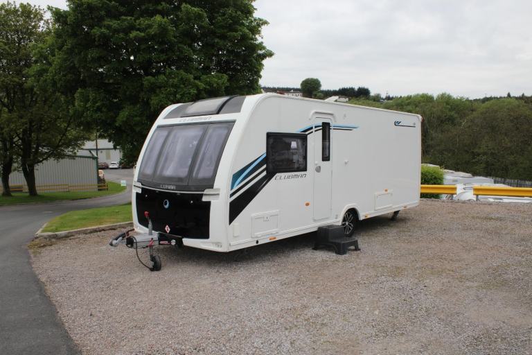 2017 Lunar Clubman SI Luxury Transverse Island Bed Inc Alde & Mover Immaculate
