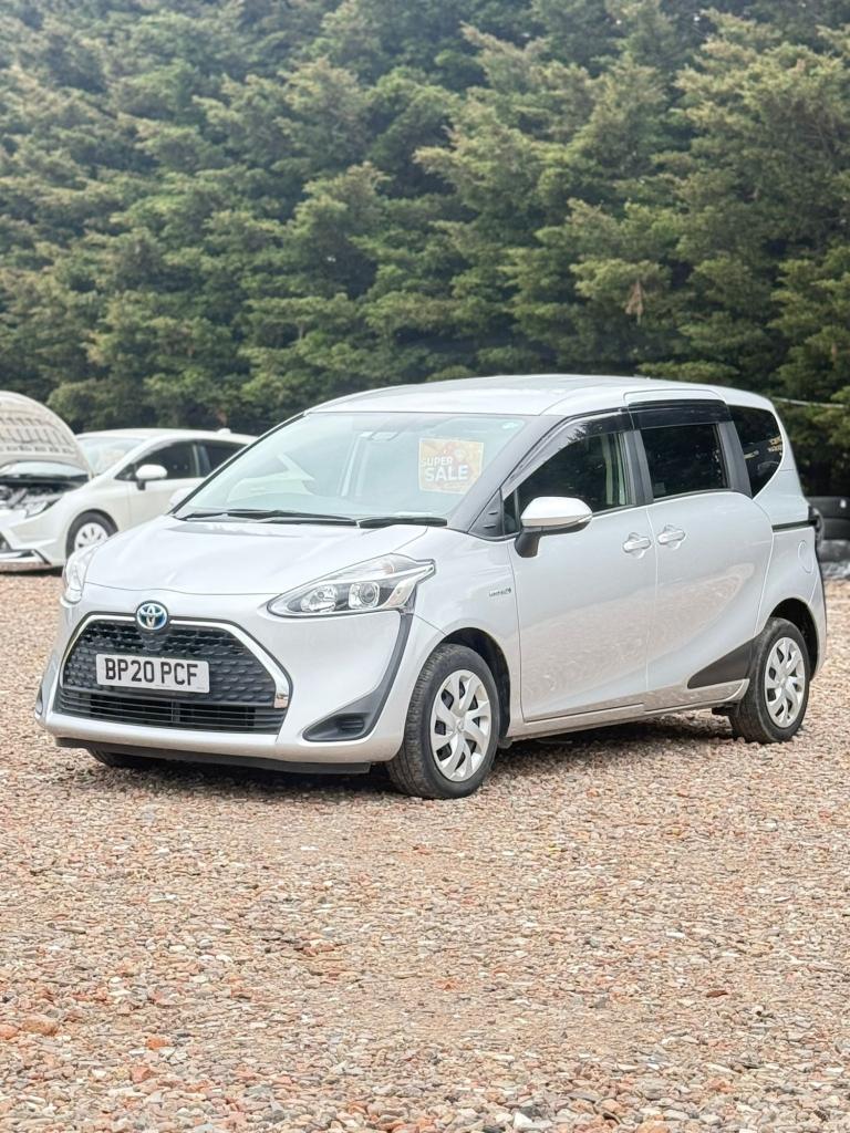 2020 Toyota Sienta Hybrid X