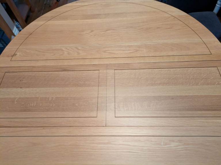 Solid oak dinning table