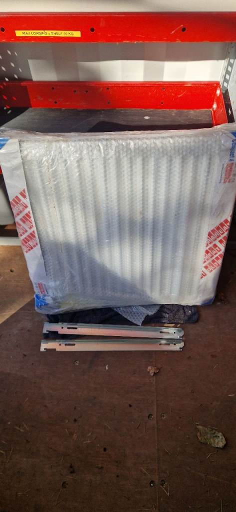 600 x 600 single radiator new and unused 