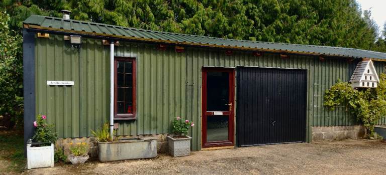 Large Workshop/Studio /Storage Space With Private Bathroom + Wood burner