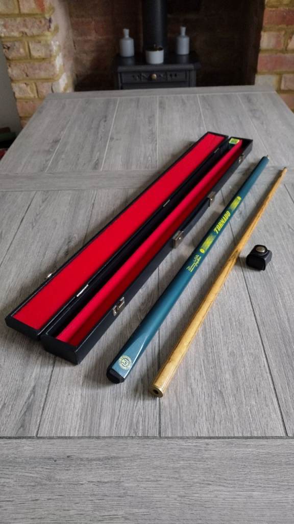 Riley Tornado Jimmy White Snooker Cue with Hard Case and Chalk Holder