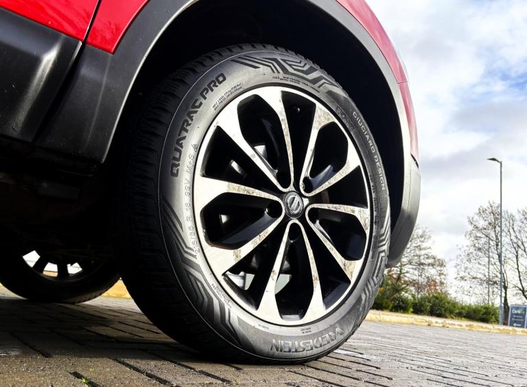 2013 Nissan Qashqai 1.6 [117] PETROL 360 5DR GREAT SPEC MPV SAT NAV PHONE PREP ETC !!! HATCHBACK ...