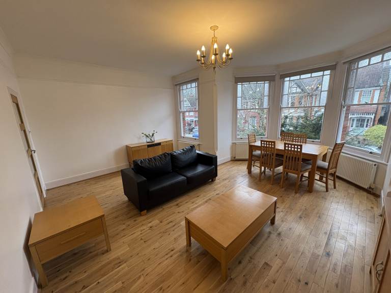 2 bedroom flat in 2 Bedroom Garden Flat – Conway Road, London N14