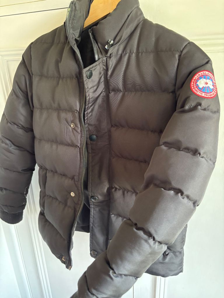 Kids black puffer jacket 8 years 