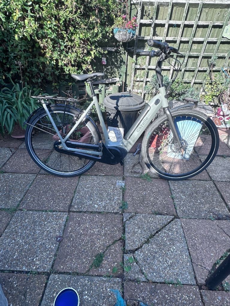 Gazelle Grenoble c8 electric city bike Bosch motor , £850.00 for Sale