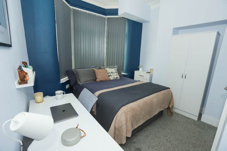 Fantastic 5 bed HMO Close to the Town Centre and BAE Systems 