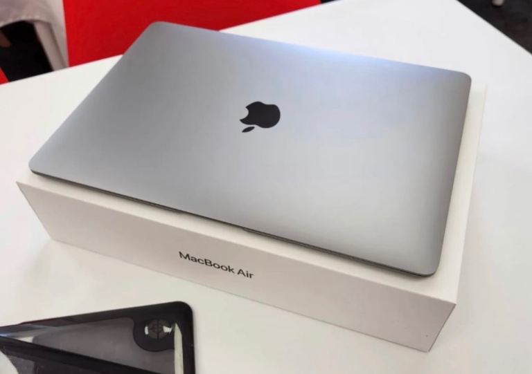 Apple MacBook Air (2020) M1, 512GB SSD, Space Grey 13-inch
