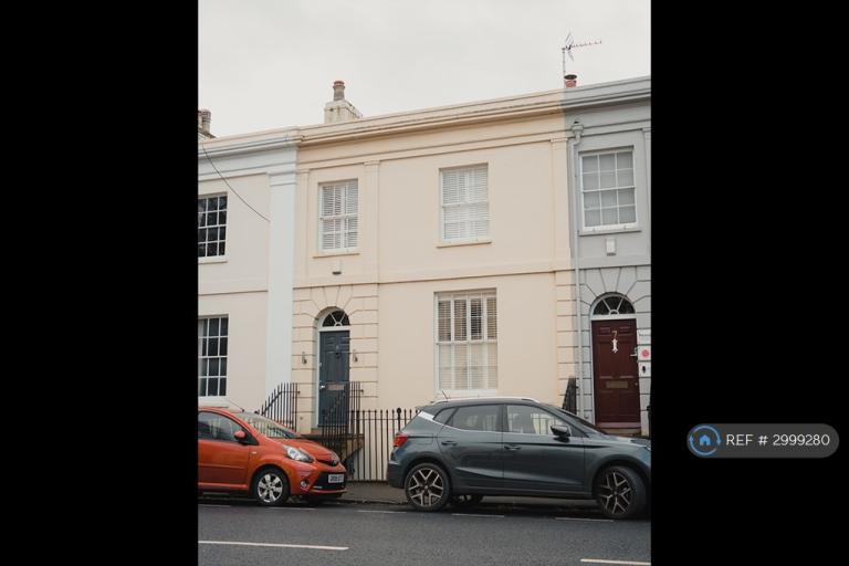 4 bedroom house in St. Georges Terrace, Cheltenham, GL50 (4 bed) (#2999280)