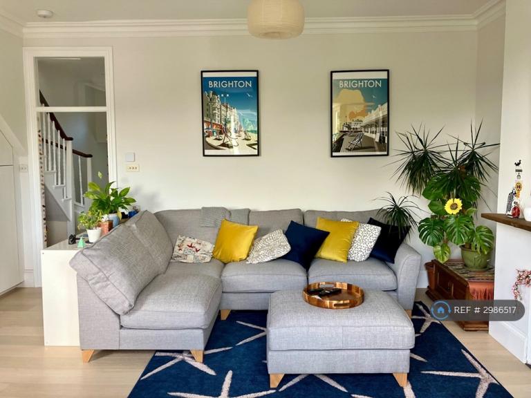 3 bedroom flat in Clermont Terrace, Brighton, BN1 (3 bed) (#2986517)