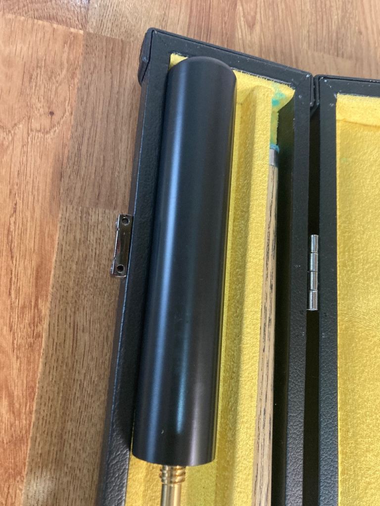 Britannia Black Arrow Titanium Snooker Cue with Hard Case and extensions