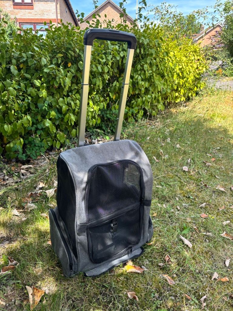 Cat carrier 