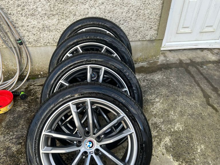 Genuine BMW 18 inch 5x120 wheels