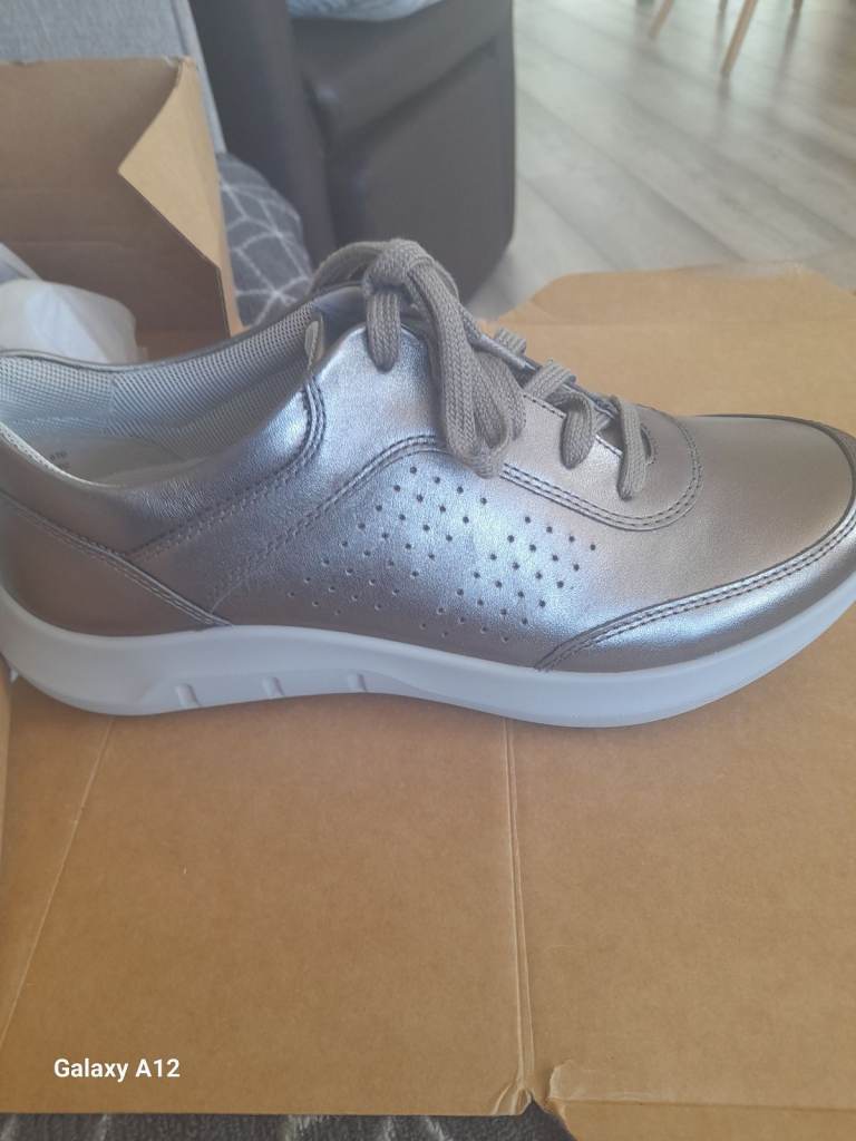 As New.never worn 6.5