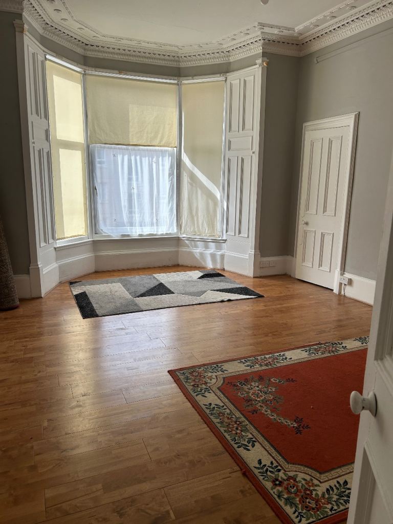 Private room to rent in a shared flat