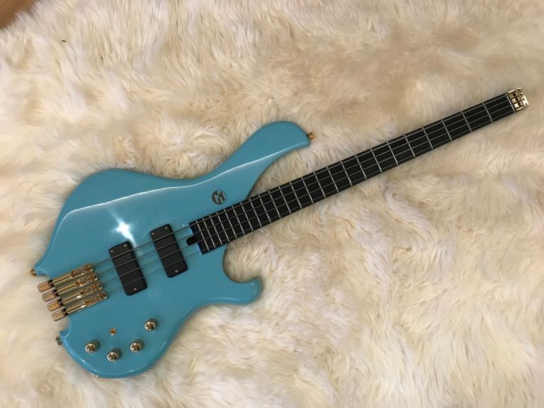 Maruszczyk Frog 4a Headless 4 string bass guitar - Baby Blue, 2023, as good as new