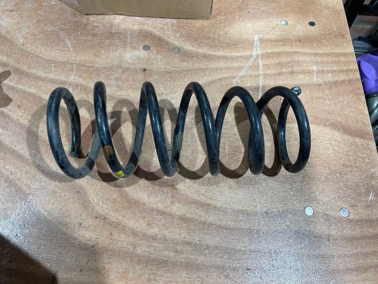 Genuine Volvo Rear Coil Spring 31304161/31304162 XC70 P3 MKII Sachs Four-C 4C