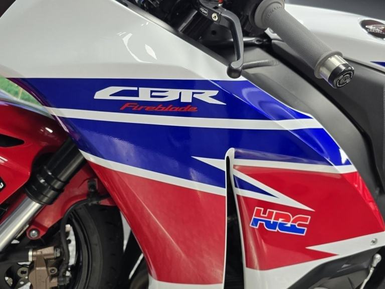 HONDA CBR1000 R