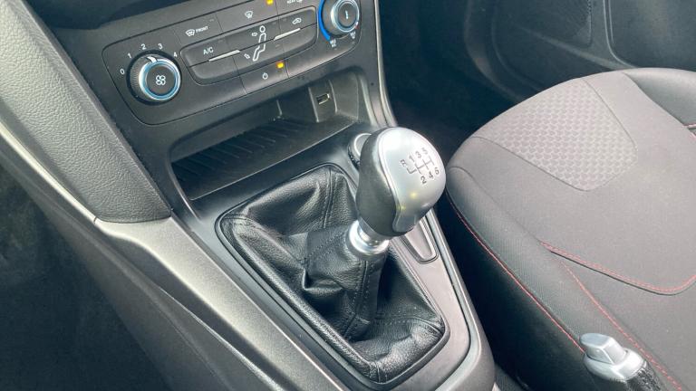 2018 Ford Focus 1.0 EcoBoost 140 ST-Line Navigation 5dr Petrol Hatchback Hatchback Petrol Manual