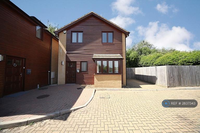 3 bedroom house in Witham Court, Bletchley, Milton Keynes, MK3 (3 bed) (#2837343)