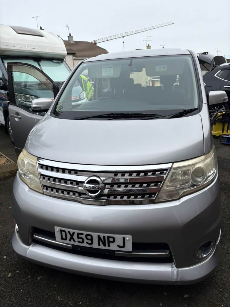 Nissan serena highway star