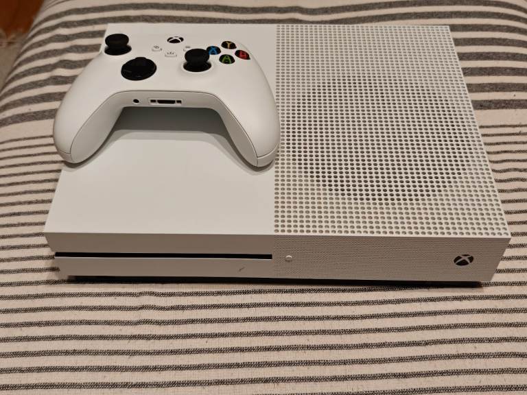 Xbox One S with Wireless Controller