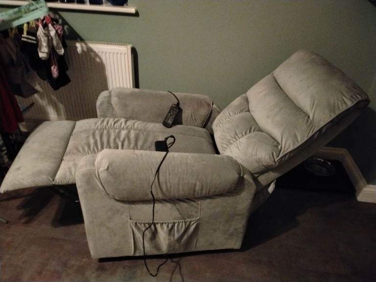 Raising/Reclining Electric Armchair 