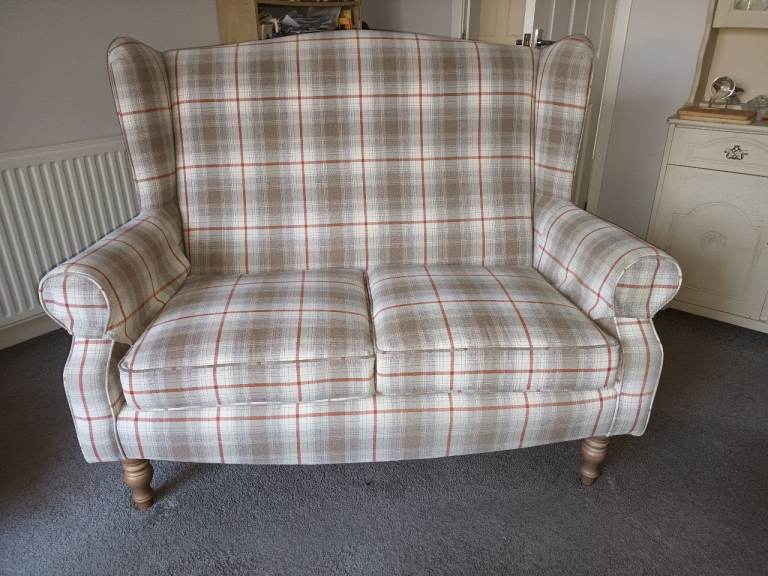 HSL Glenmore Standard 2 Seater Sofa - Immaculate.