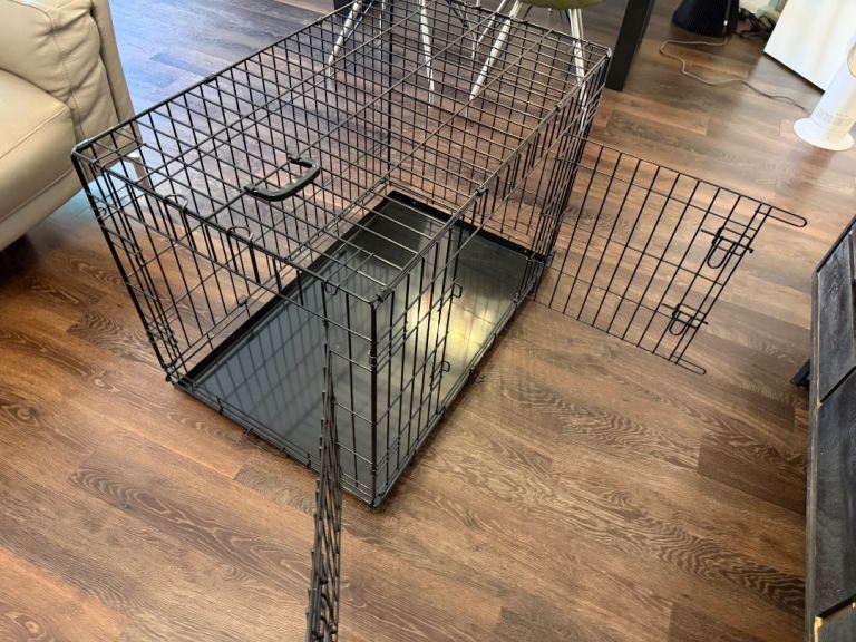 Lords & Labradors Heavy Duty Deluxe Dog Crate in Black incl. mattress