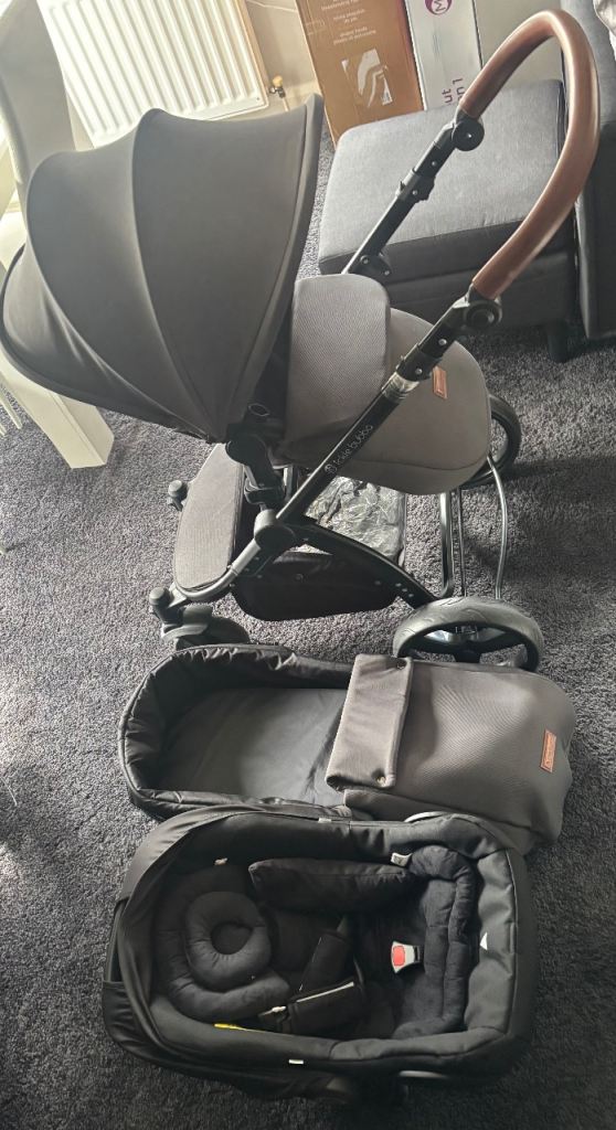 Stylish Grey Pram & Car Seat Set - Good Condition