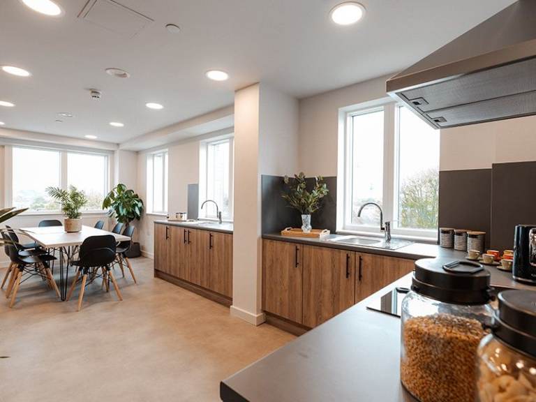 Superior ensuite room £322pw (students)