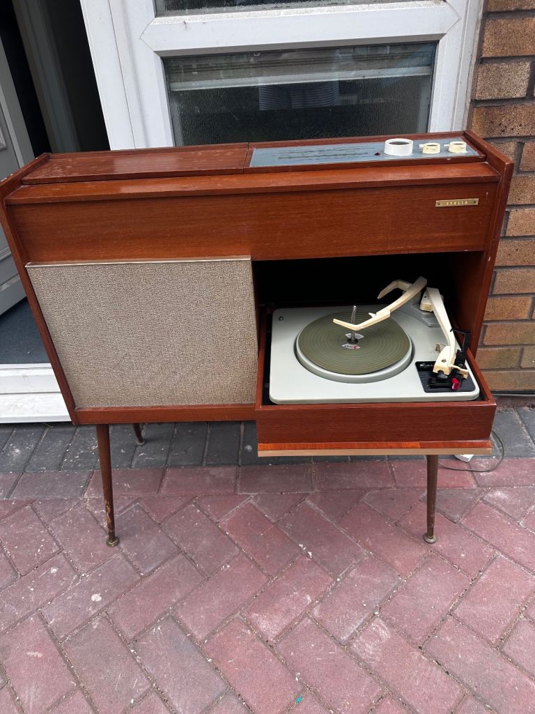 VINTAGE STELLA STEREO RADIOGRAM (ST320 A)