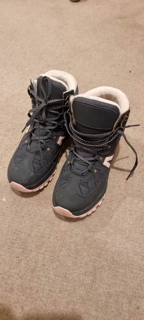 Decathlon Hiking Boots (Women) - Good Condition